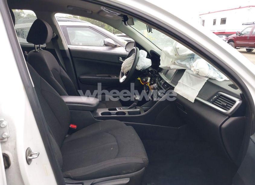 Photo 5 of 2019 Kia Optima LX (VIN 5XXGT4L30KG281916)