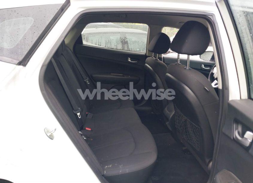 Photo 8 of 2019 Kia Optima LX (VIN 5XXGT4L30KG281916)