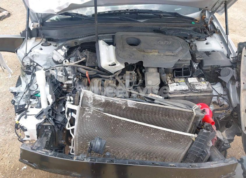 Photo 10 of 2019 Kia Optima LX (VIN 5XXGT4L30KG282063)