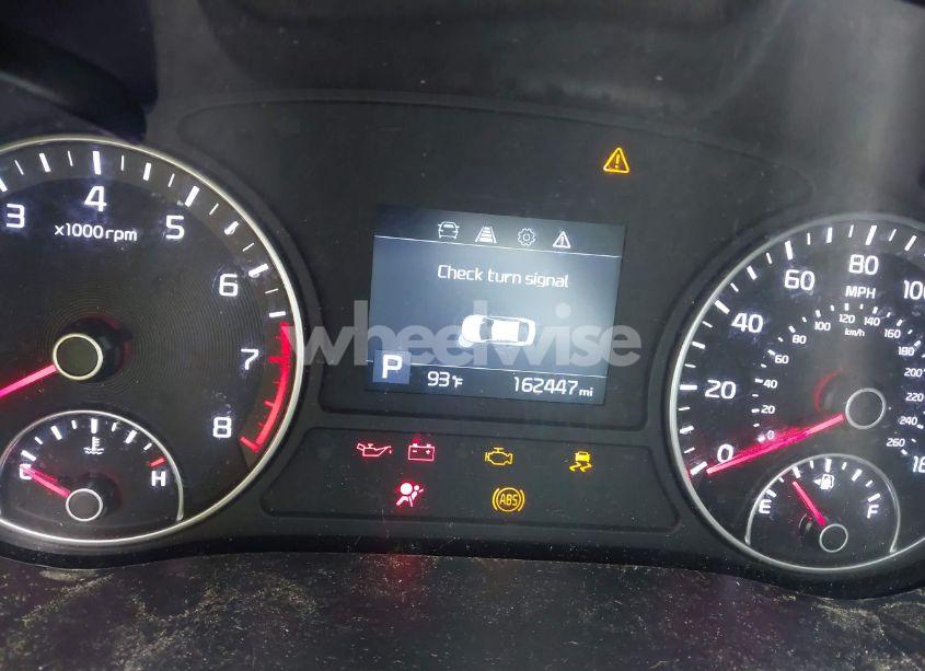 Photo 16 of 2019 Kia Optima LX (VIN 5XXGT4L30KG282063)