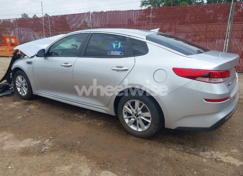 Photo 3 of 2019 Kia Optima LX (VIN 5XXGT4L30KG282063)