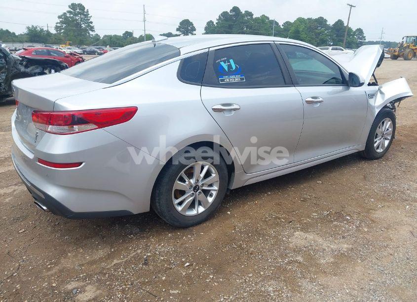 Photo 4 of 2019 Kia Optima LX (VIN 5XXGT4L30KG282063)