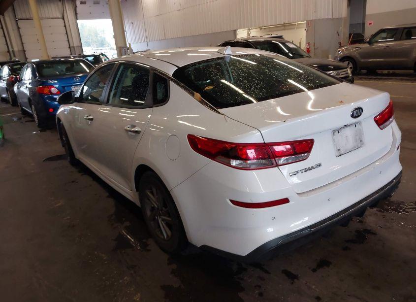 Photo 3 of 2019 Kia Optima LX/S (VIN 5XXGT4L30KG284119)