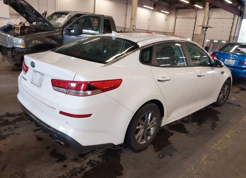 Photo 4 of 2019 Kia Optima LX/S (VIN 5XXGT4L30KG284119)