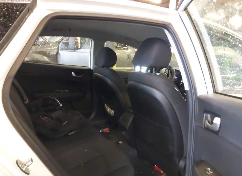 Photo 8 of 2019 Kia Optima LX/S (VIN 5XXGT4L30KG284119)