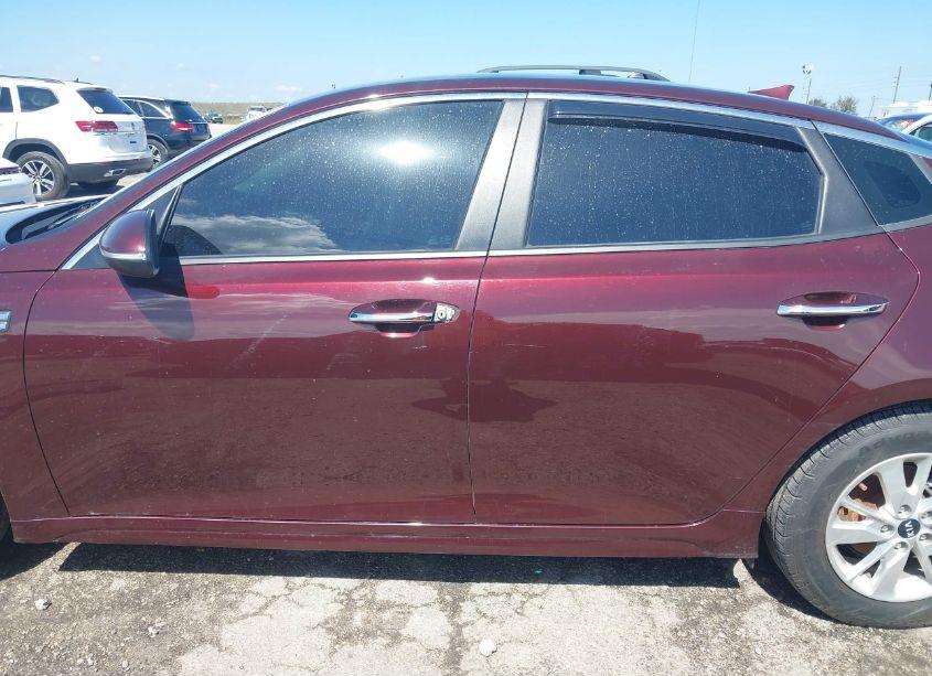 Photo 14 of 2019 Kia Optima LX (VIN 5XXGT4L30KG285450)