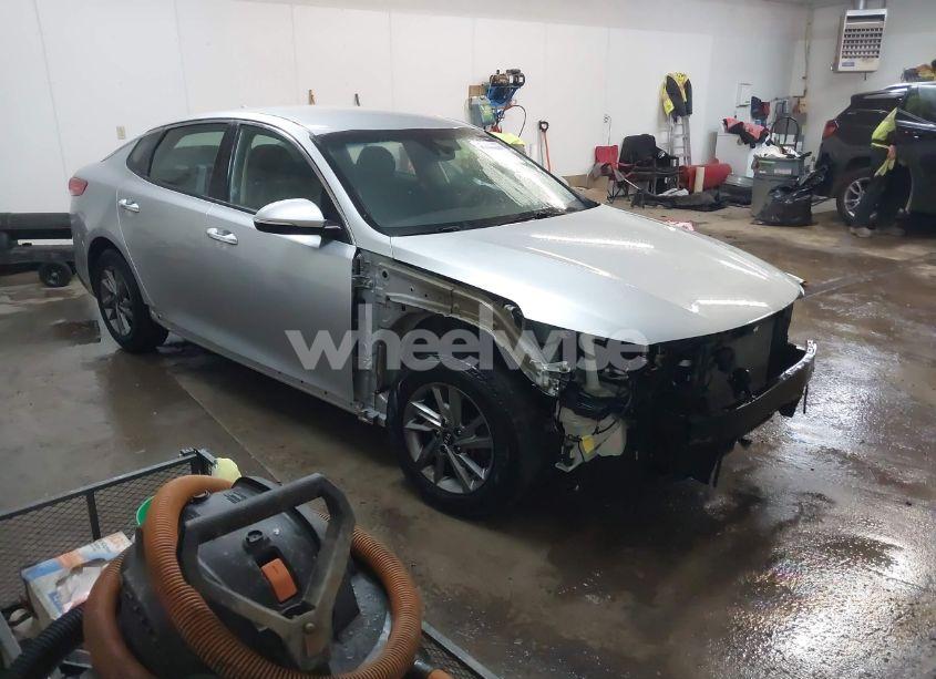 2019 Kia Optima LX (VIN 5XXGT4L30KG290244) main photo