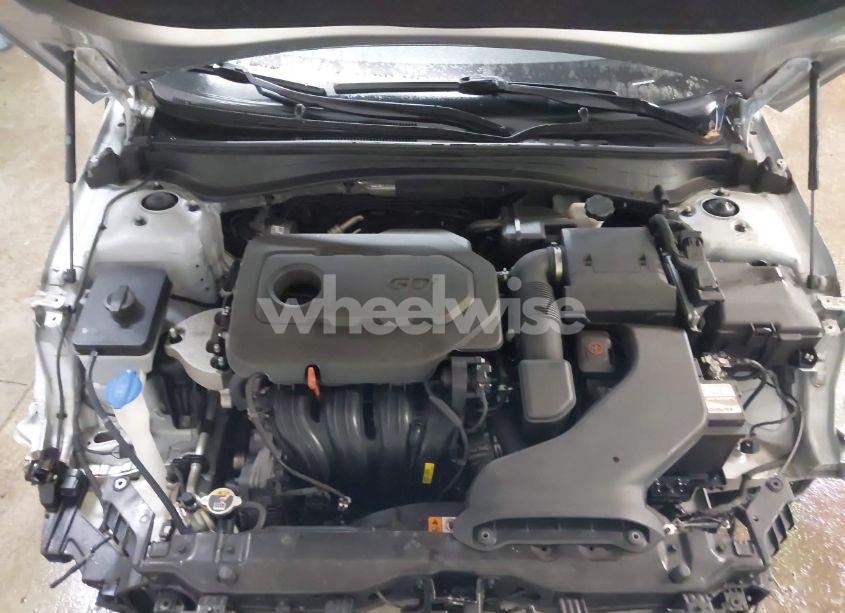 Photo 10 of 2019 Kia Optima LX (VIN 5XXGT4L30KG290244)