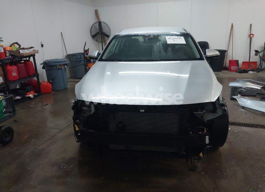 Photo 13 of 2019 Kia Optima LX (VIN 5XXGT4L30KG290244)