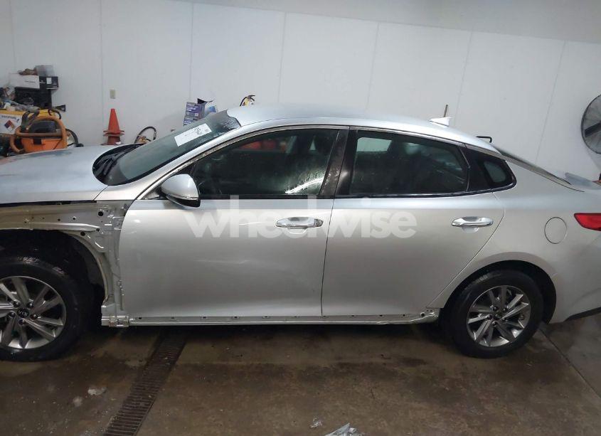 Photo 15 of 2019 Kia Optima LX (VIN 5XXGT4L30KG290244)