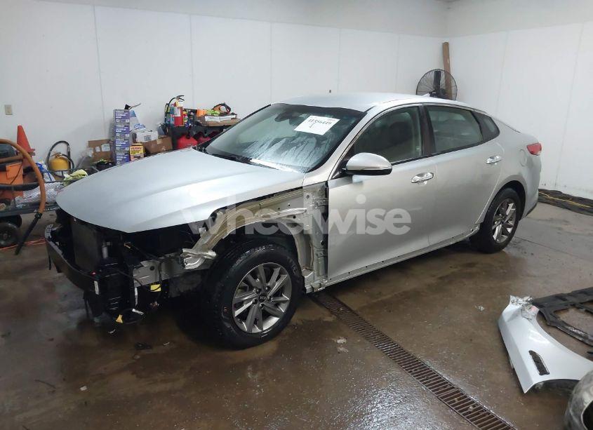 Photo 2 of 2019 Kia Optima LX (VIN 5XXGT4L30KG290244)
