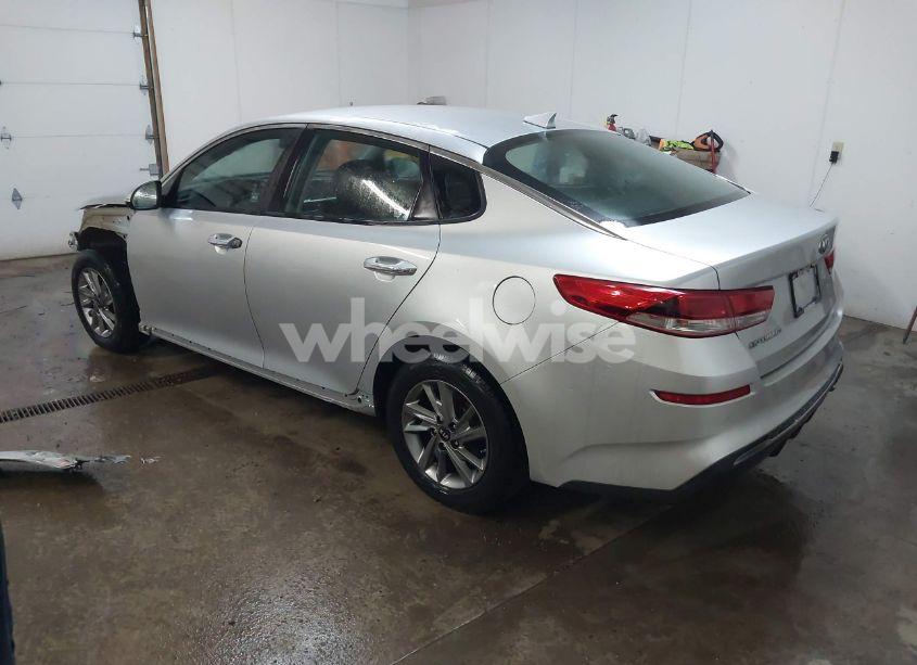 Photo 3 of 2019 Kia Optima LX (VIN 5XXGT4L30KG290244)