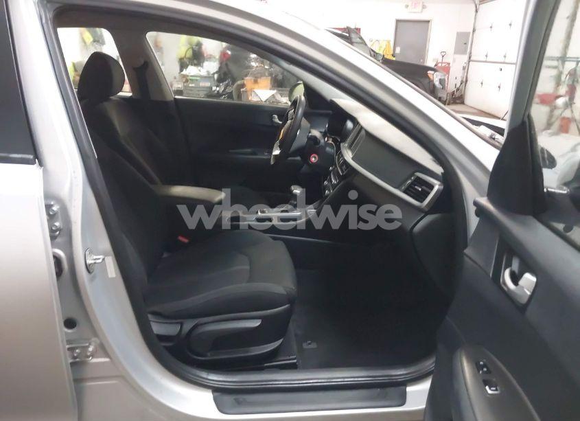 Photo 5 of 2019 Kia Optima LX (VIN 5XXGT4L30KG290244)
