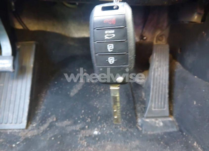 Photo 11 of 2019 Kia Optima LX (VIN 5XXGT4L30KG299090)