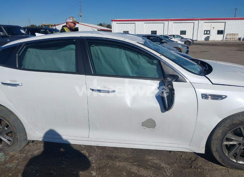 Photo 14 of 2019 Kia Optima LX (VIN 5XXGT4L30KG299090)