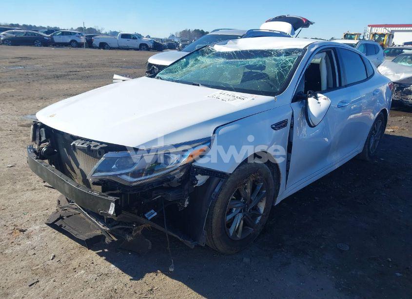 Photo 2 of 2019 Kia Optima LX (VIN 5XXGT4L30KG299090)