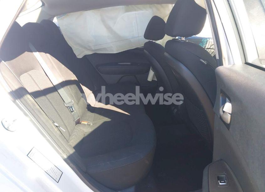 Photo 8 of 2019 Kia Optima LX (VIN 5XXGT4L30KG299090)