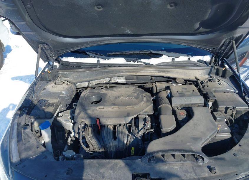 Photo 10 of 2019 Kia Optima LX (VIN 5XXGT4L30KG299378)