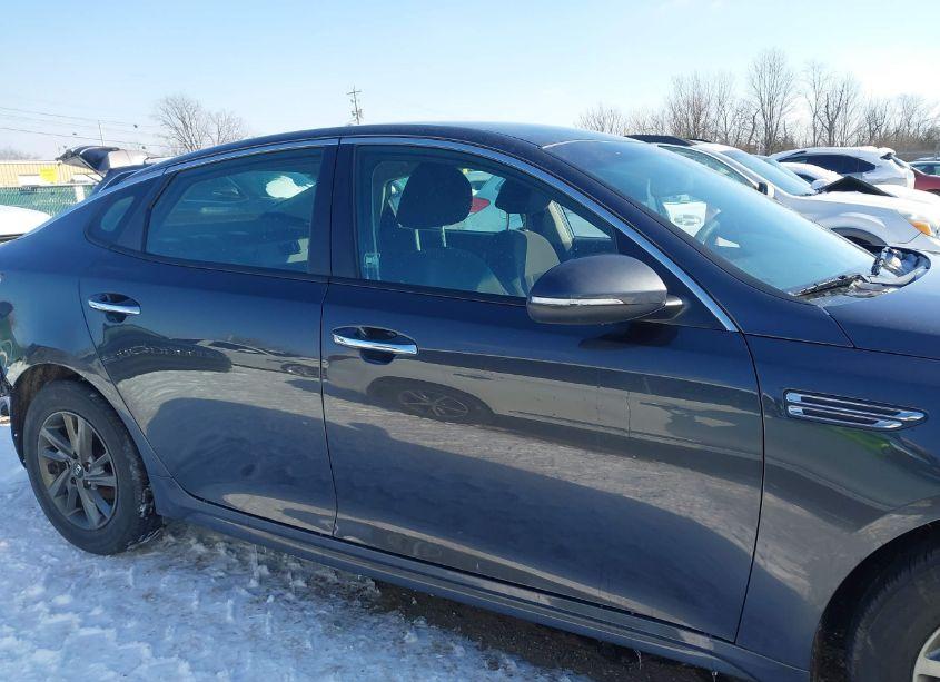 Photo 14 of 2019 Kia Optima LX (VIN 5XXGT4L30KG299378)