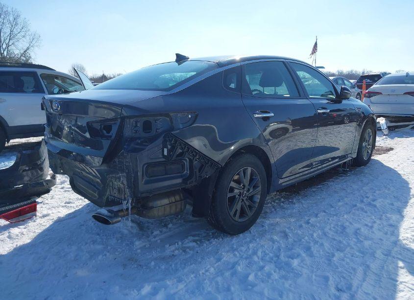 Photo 4 of 2019 Kia Optima LX (VIN 5XXGT4L30KG299378)
