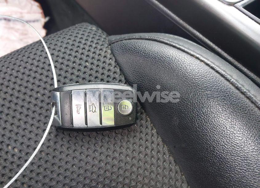 Photo 11 of 2019 Kia Optima S (VIN 5XXGT4L30KG302036)