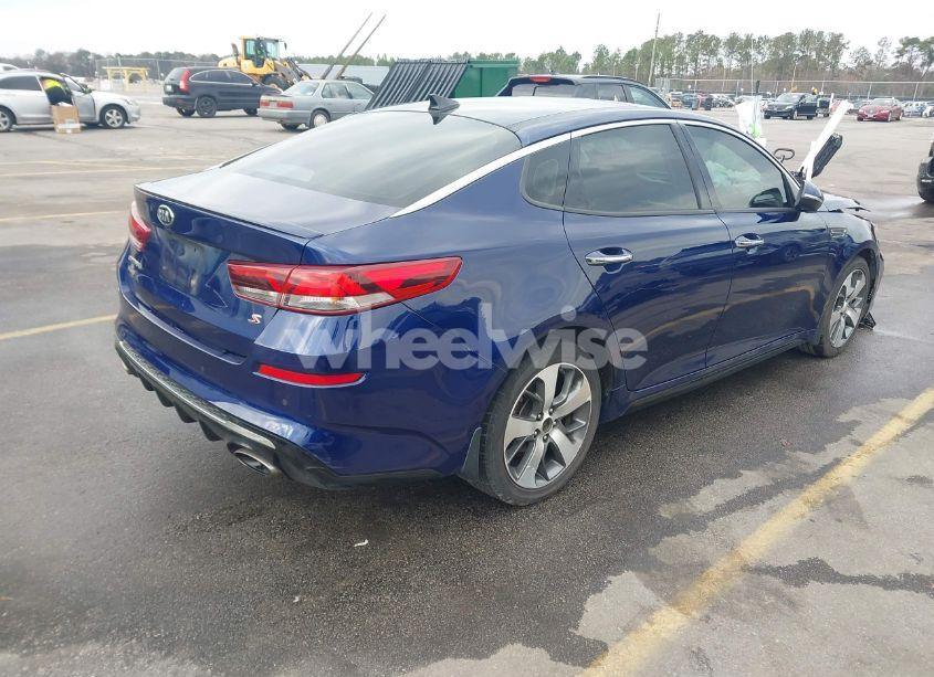 Photo 4 of 2019 Kia Optima S (VIN 5XXGT4L30KG302036)