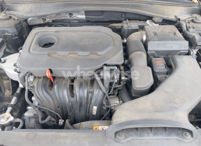 Photo 10 of 2019 Kia Optima S (VIN 5XXGT4L30KG302263)