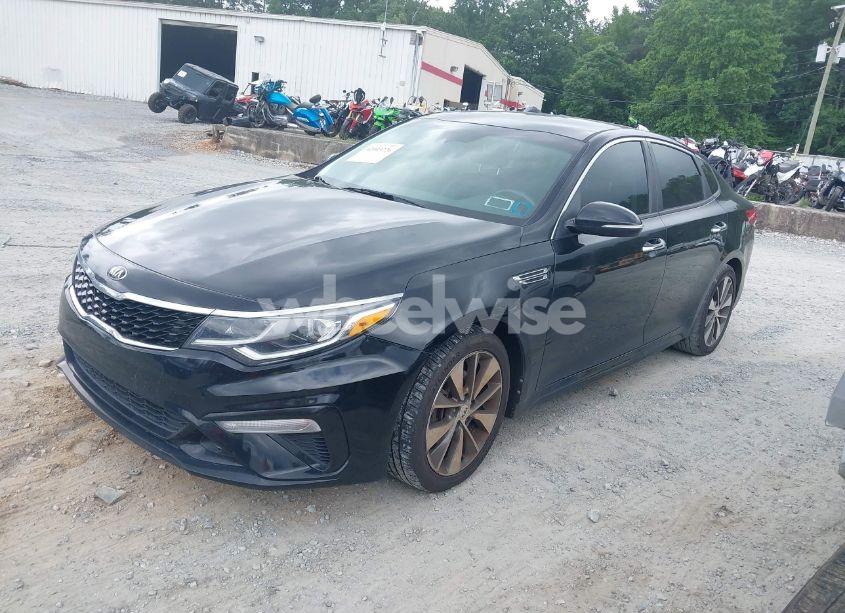 Photo 2 of 2019 Kia Optima S (VIN 5XXGT4L30KG302263)
