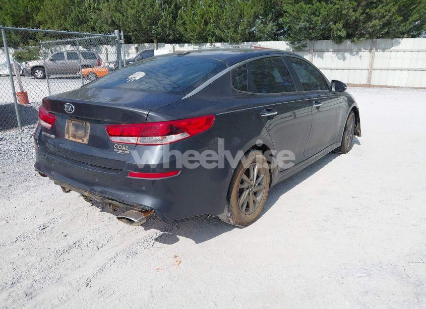 Photo 4 of 2019 Kia Optima LX (VIN 5XXGT4L30KG303445)