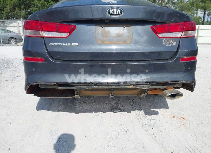 Photo 6 of 2019 Kia Optima LX (VIN 5XXGT4L30KG303445)