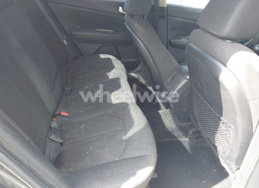 Photo 8 of 2019 Kia Optima LX (VIN 5XXGT4L30KG303445)