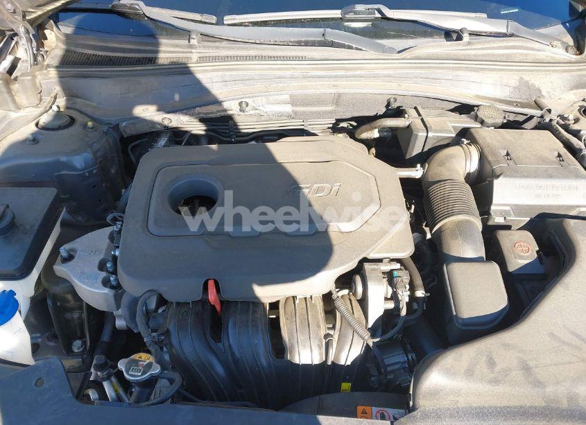 Photo 10 of 2019 Kia Optima LX (VIN 5XXGT4L30KG308497)