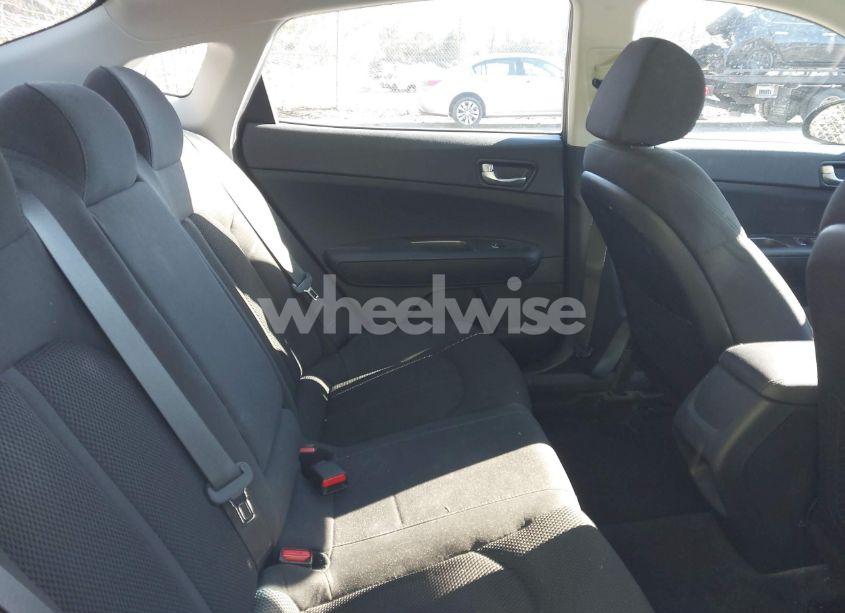 Photo 8 of 2019 Kia Optima LX (VIN 5XXGT4L30KG308497)