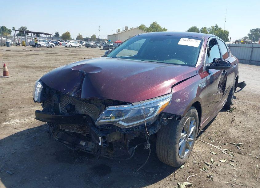 Photo 2 of 2019 Kia Optima LX (VIN 5XXGT4L30KG309262)