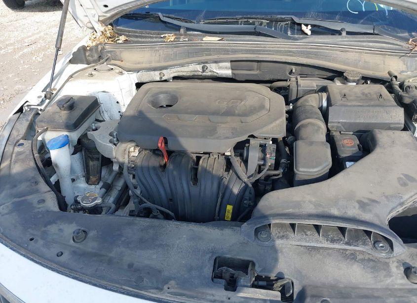 Photo 10 of 2019 Kia Optima LX (VIN 5XXGT4L30KG322805)