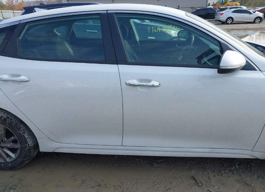 Photo 13 of 2019 Kia Optima LX (VIN 5XXGT4L30KG322805)