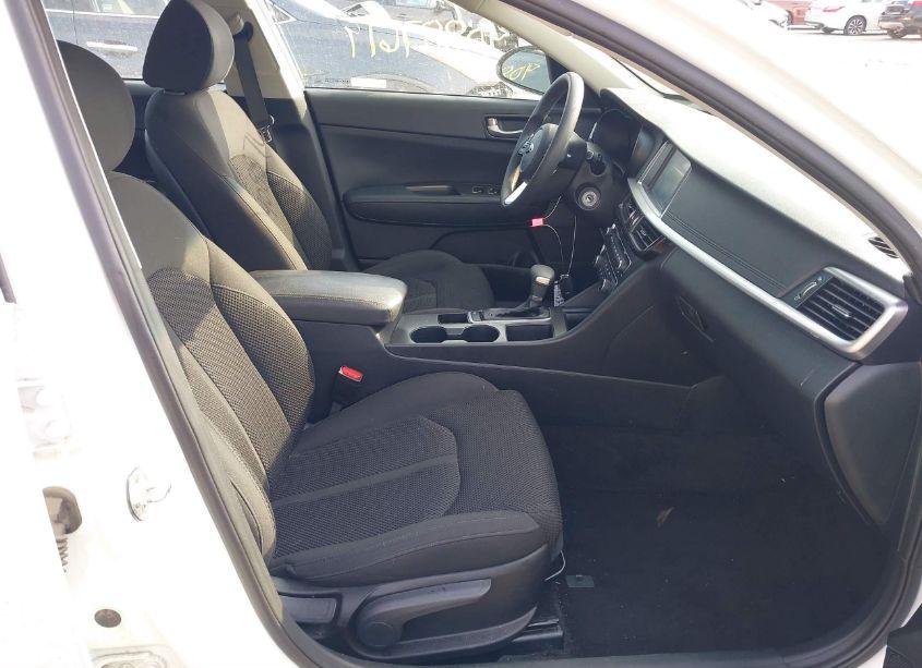 Photo 5 of 2019 Kia Optima LX (VIN 5XXGT4L30KG322805)