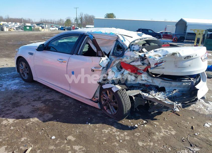 Photo 3 of 2019 Kia Optima LX (VIN 5XXGT4L30KG326093)