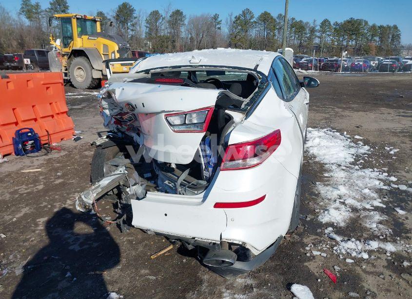 Photo 4 of 2019 Kia Optima LX (VIN 5XXGT4L30KG326093)