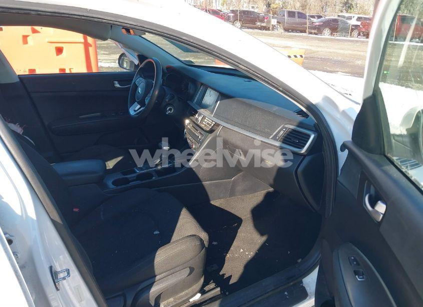 Photo 5 of 2019 Kia Optima LX (VIN 5XXGT4L30KG326093)