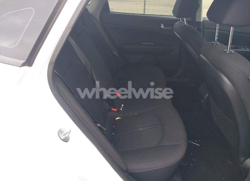 Photo 8 of 2019 Kia Optima LX (VIN 5XXGT4L30KG336770)