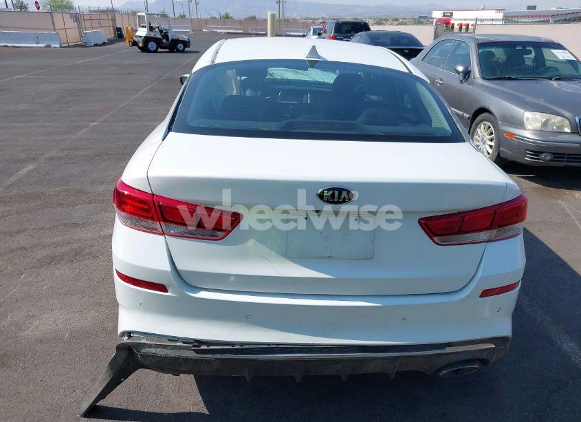 Photo 16 of 2019 Kia Optima LX (VIN 5XXGT4L30KG342892)