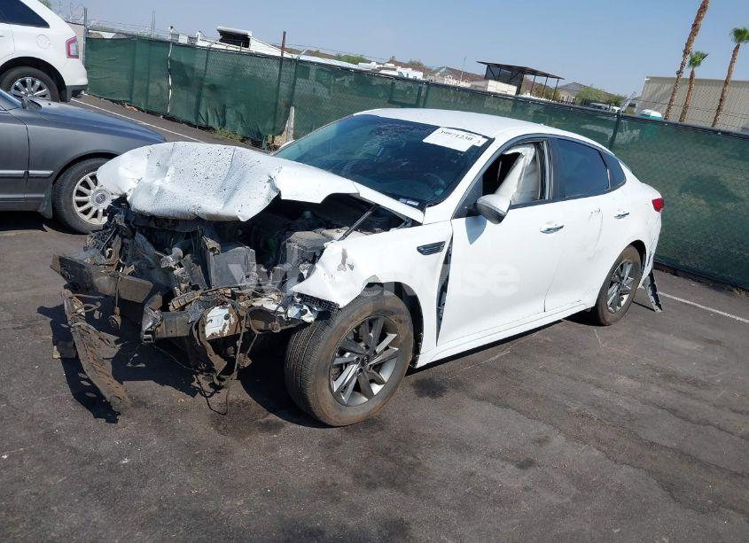 Photo 2 of 2019 Kia Optima LX (VIN 5XXGT4L30KG342892)