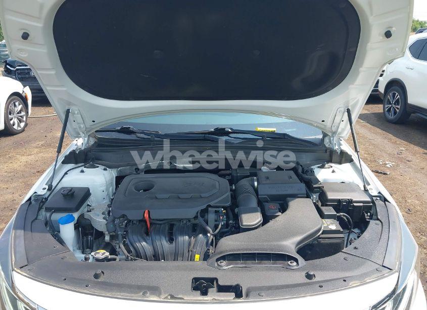 Photo 10 of 2019 Kia Optima LX (VIN 5XXGT4L30KG348112)