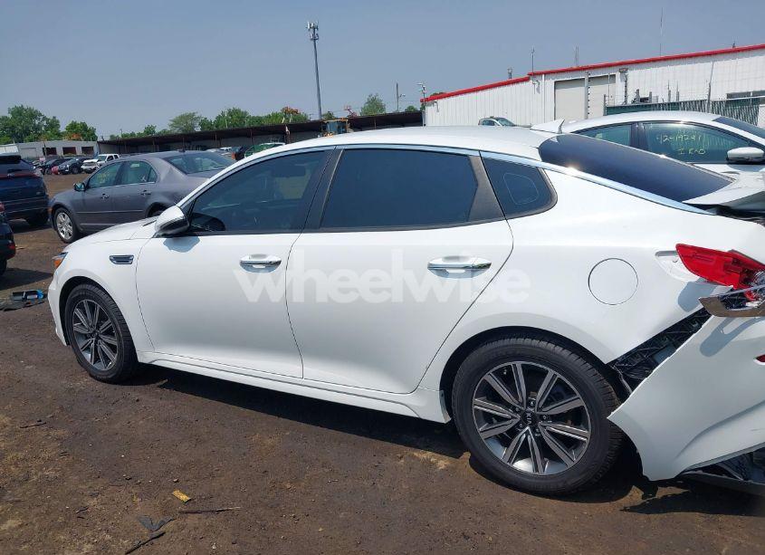 Photo 14 of 2019 Kia Optima LX (VIN 5XXGT4L30KG348112)