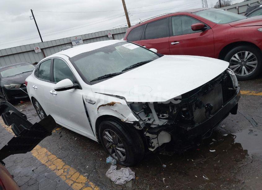 2019 Kia Optima LX (VIN 5XXGT4L30KG350622) main photo