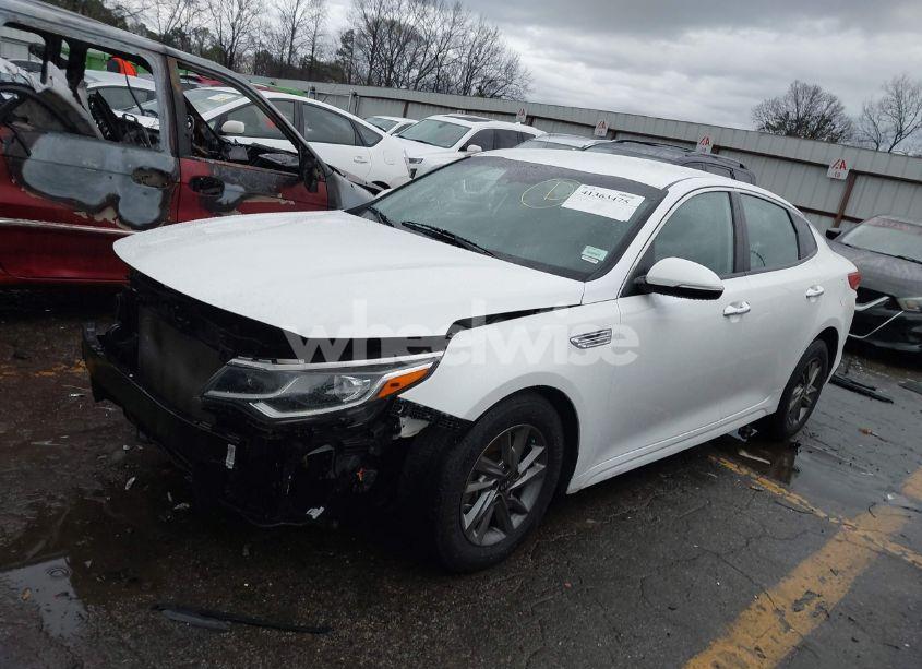 Photo 2 of 2019 Kia Optima LX (VIN 5XXGT4L30KG350622)