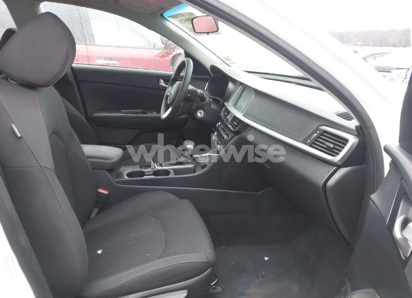 Photo 5 of 2019 Kia Optima LX (VIN 5XXGT4L30KG350622)
