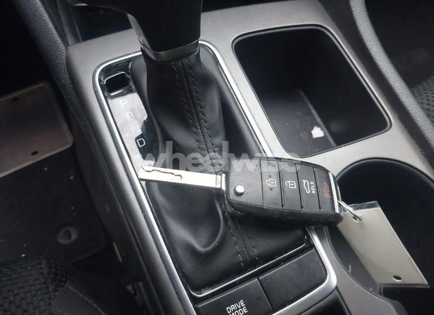 Photo 11 of 2019 Kia Optima LX (VIN 5XXGT4L30KG350958)