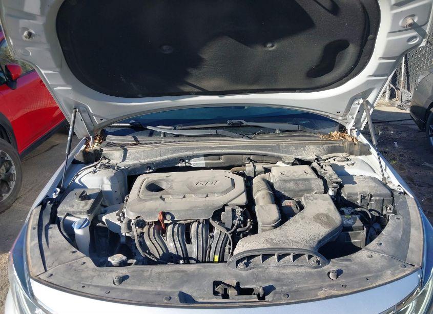 Photo 10 of 2019 Kia Optima LX (VIN 5XXGT4L30KG355562)